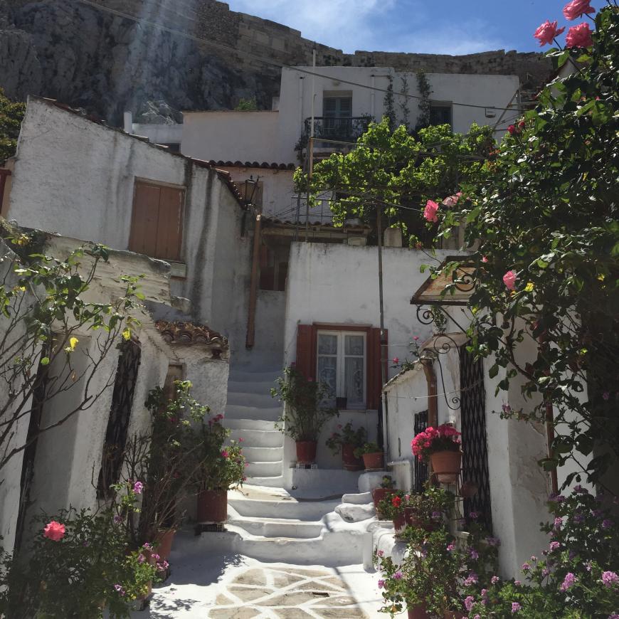 Wer den Stadtteil Plaka besucht, fühlt sich wie auf einer Insel! Mein absoluter Favorit in Sachen Sightseeing in Athen.