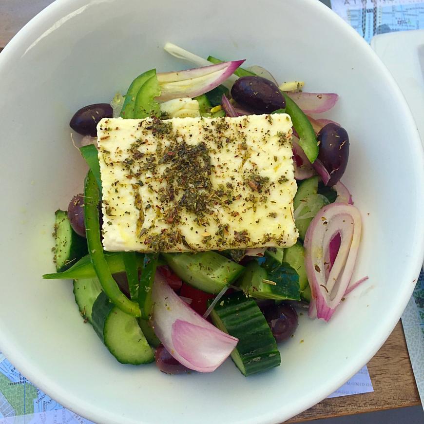 So simple und doch soo lecker! Hatte den besten griechischen Salat ever auf dem Rooftop des Hotel Fresh.