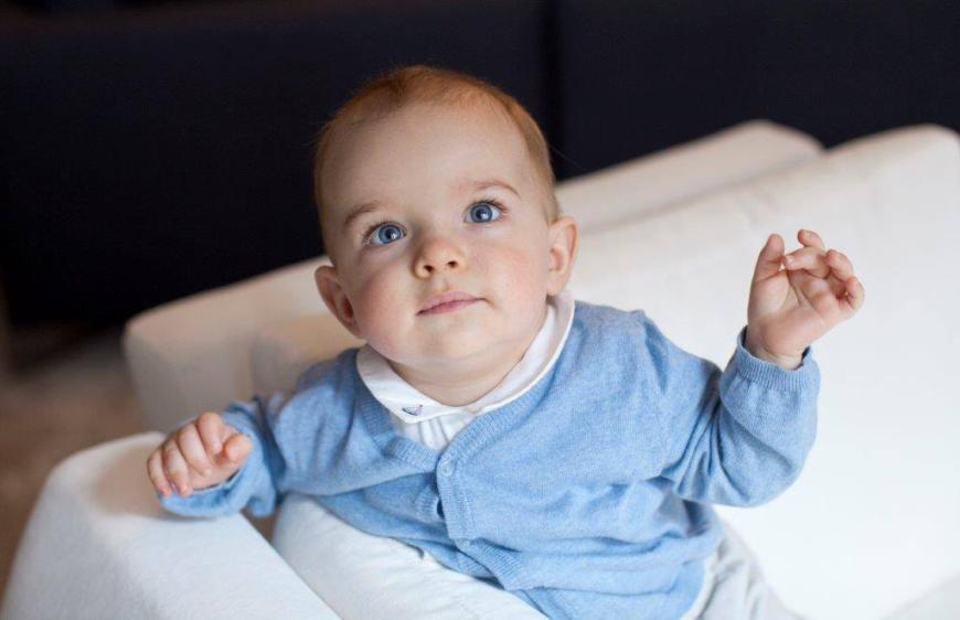 So niedlich! Prinz Nicolas verzückt auf dem neuesten Schnappschuss seiner Mama Prinzessin Madeleine.