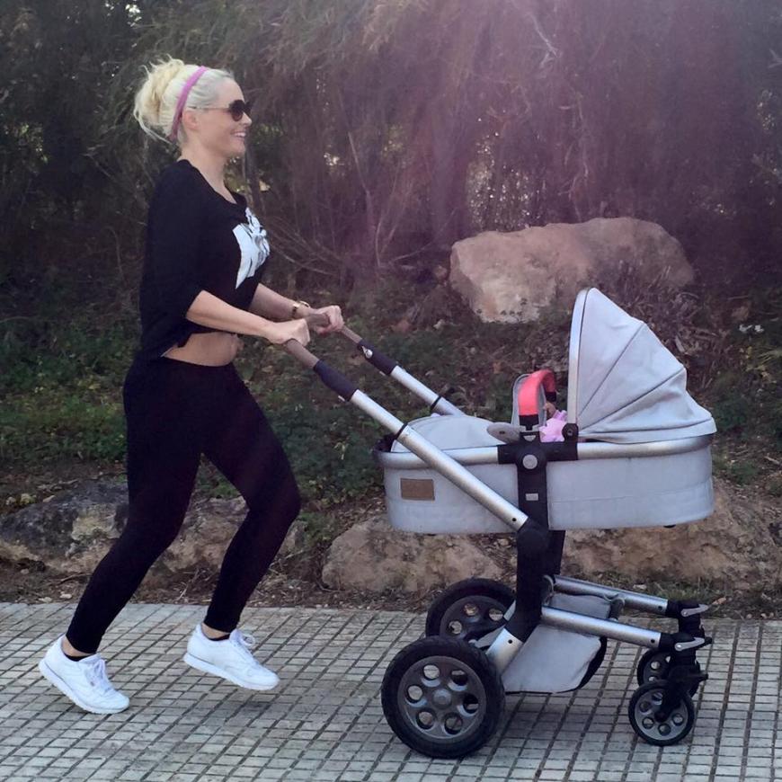 Daniela Katzenberger nutzt das schöne Frühlingswetter für eine Runde Sport mit Tochter Sophia.
