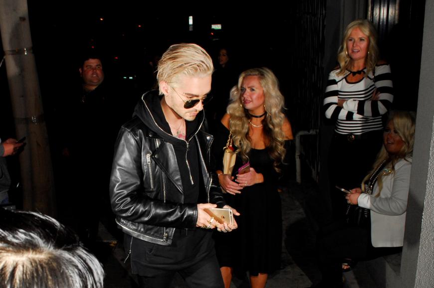 Bill Kaulitz im Restaurant