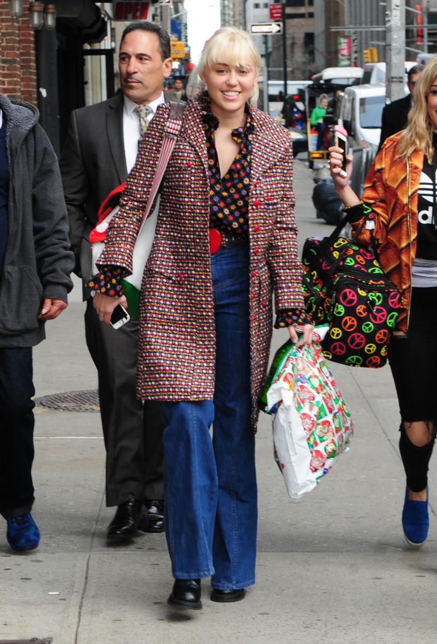 Miley Cyrus zeigt ihren neuen Look in New York.