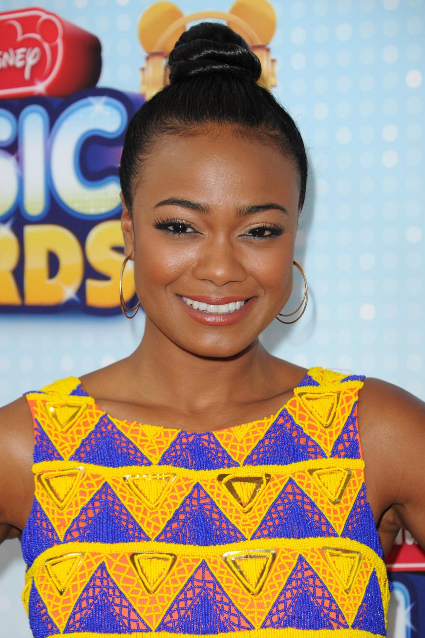 Tatyana Ali hat sich nicht nur verlobt, sondern ist auch noch schwanger.