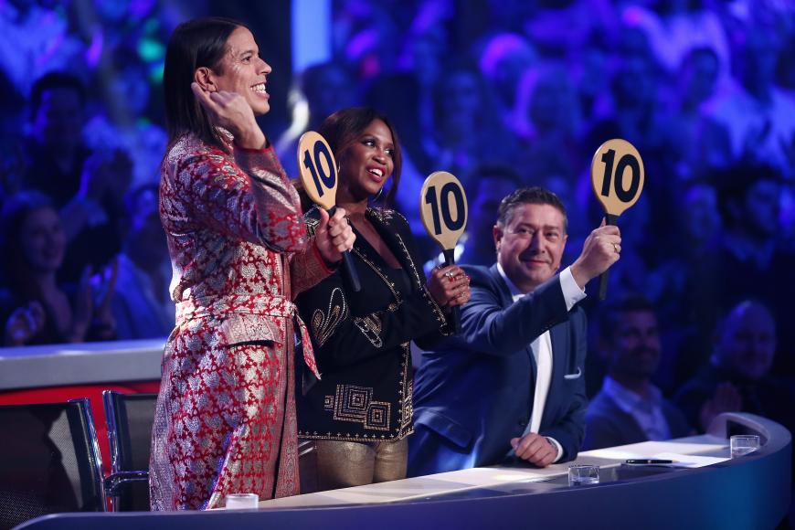 Beide Tanzpaare bekamen von der Jury (v.l. Jorge Gonzales, Motsi Mabuse und Joachim Llambi) 30 Punkte.