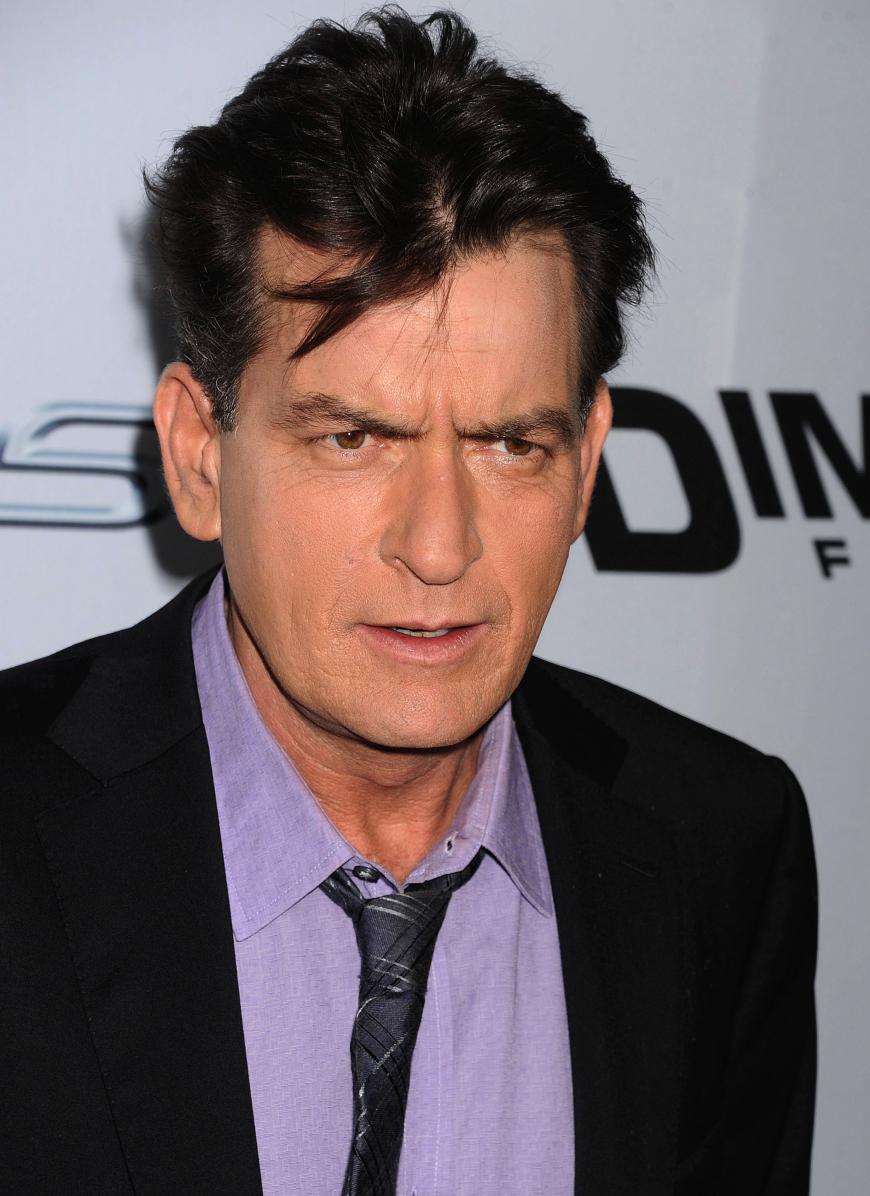 Charlie Sheen muss von seiner Ex-Verlobten Abstand halten.