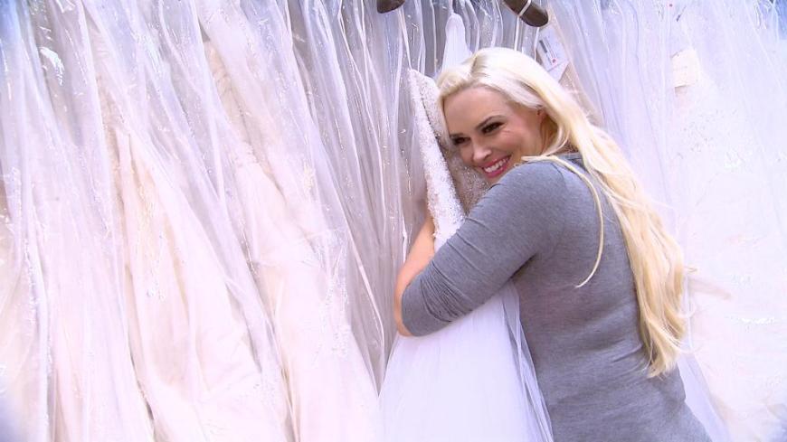 Ein Blick sagt mehr als tausend Worte - ob Daniela Katzenberger ihr Brautkleid schon gefunden hat?