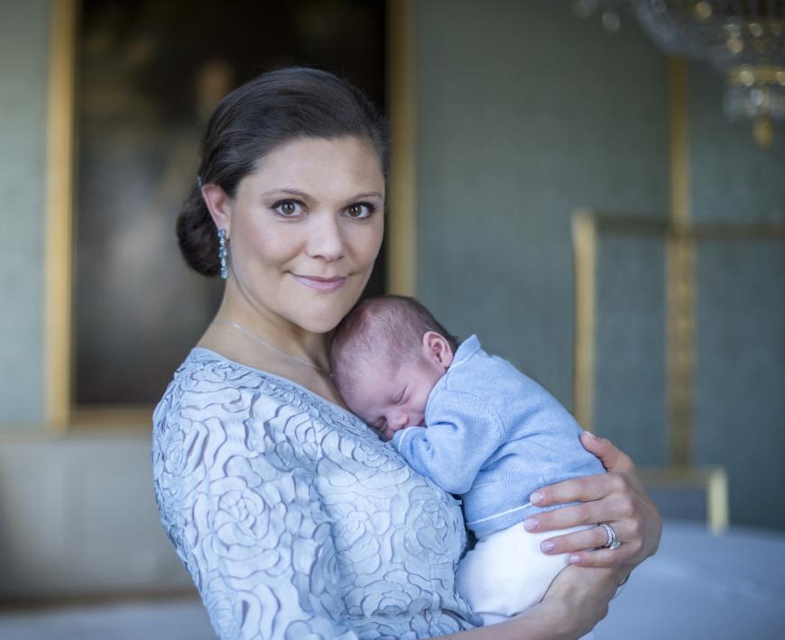 Prinz Oscar Carl Olof erblickte als zweites Kind von Victoria und Daniel von Schweden am ...