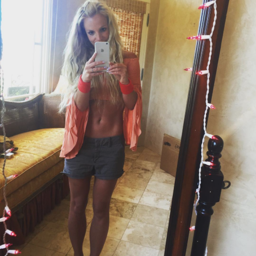 Wow, was für ein heißes Sixpack! Britney Spears beweist in ihrem neuesten Insta-Schnappschuss, wie top in shape sie wieder ist. Wer braucht da schon Photoshop?