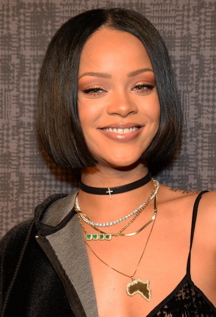 Rot im Mix mit Kupfer steht Dunkelhäutigen wie Sängerin Rihanna gut.