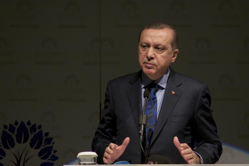 Der 35-Jährige sorgte mit seinem Schmähgedicht über den türkischen Präsidenten Recep Tayyip Erdogan für einen Skandal.