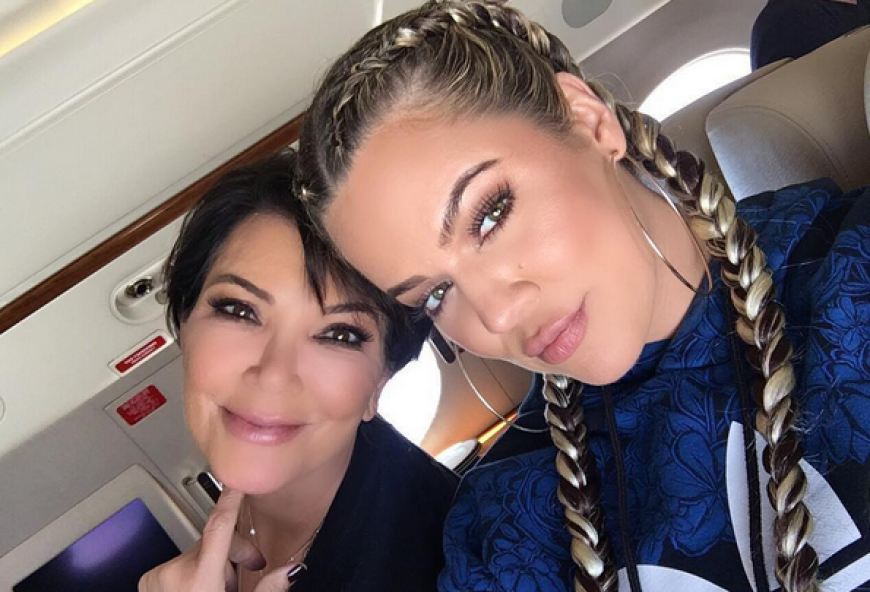 Schnell noch ein Selfie mit Momager Kris Jenner