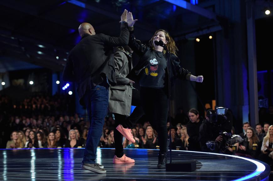 Gib mir 5! Amy Poehler freute sich über ihren Award für