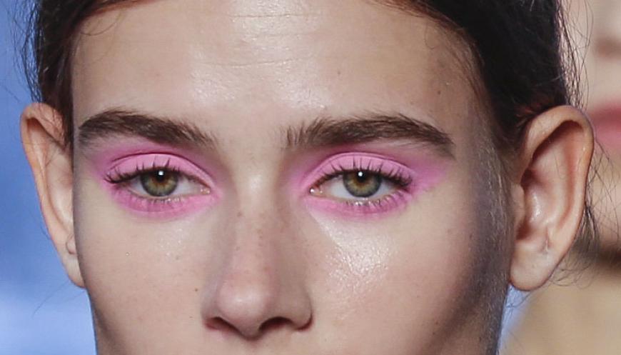 Großflächiges Pink bei Jill Stuart