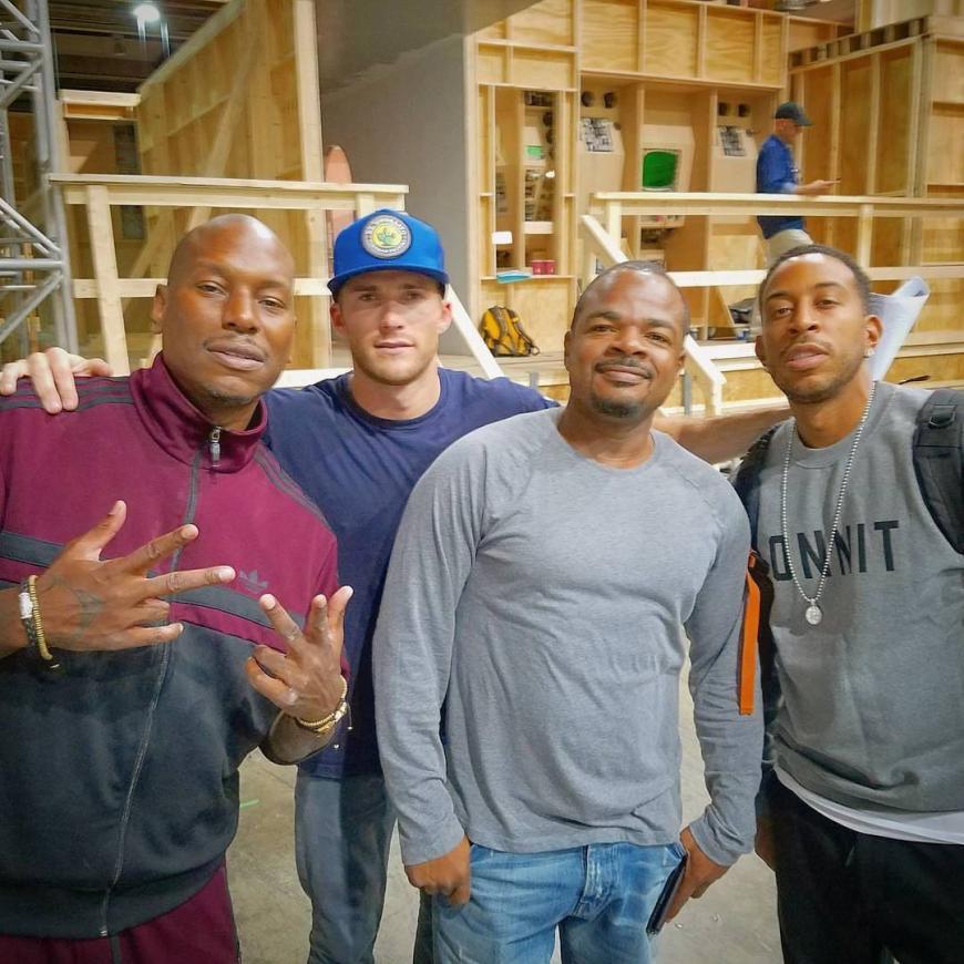 "Hatte einen tollen ersten Tag": Scott Eastwood (2.v.l.) teilte dieses Foto vom "Fast & Furious"-Set mit seinen Fans. 
