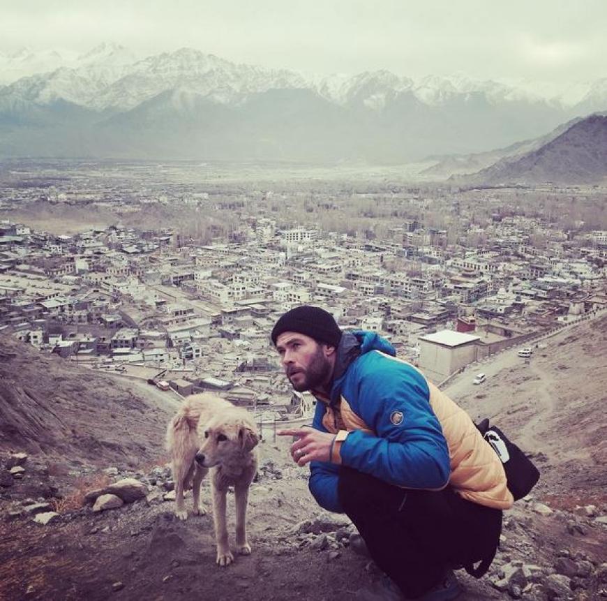 Schauspieler Chris Hemsworth wäe bei einer Bergtour im Himalaya fast an Sauerstoffmangel gestorben.
