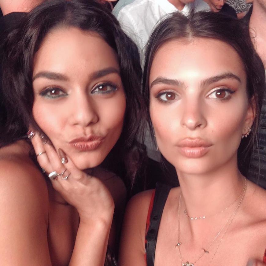 Hottie Emily Ratajkowski und Vanessa Hudgens