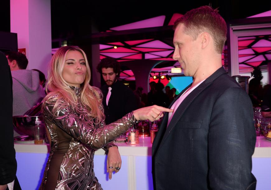 ... die Blondine ins Fettnäpfchen. Aktuell wird sie öfter an der Seite von Lisicki-Ex Oliver Pocher gesehen.