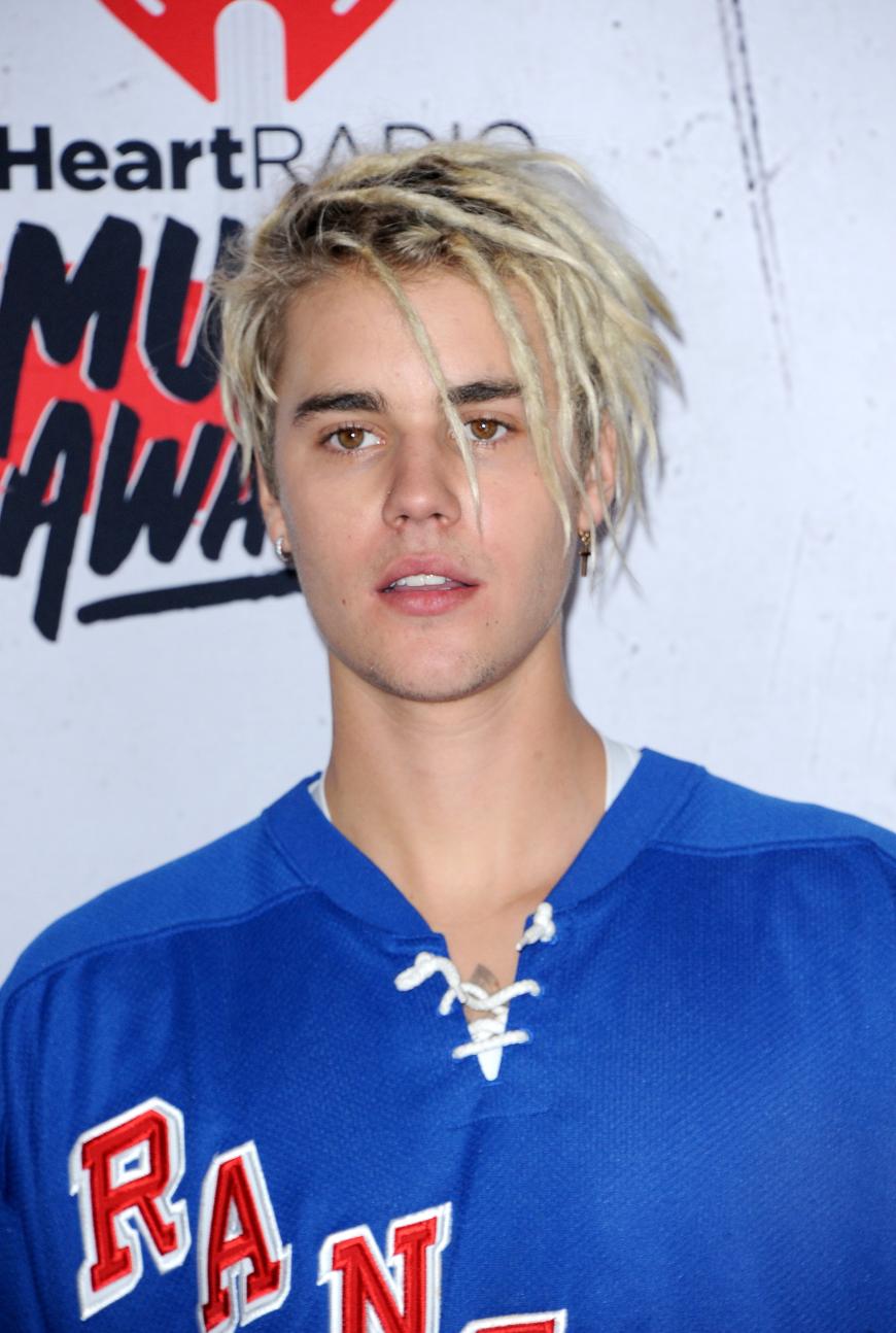 Justin Bieber liebt seine Dreadlocks.