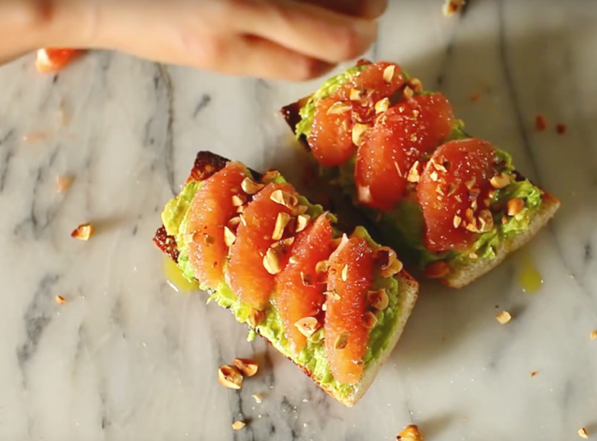 Sieht nicht nur gut aus, schmeckt auch vorzüglich: unser Avocado-Sandwich!
