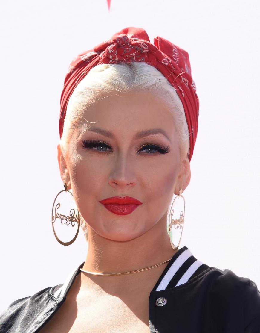 Christina Aguileras Gesichtszüge wirken eingefroren, als sie sich bei einem Charity-Event in L.A. zeigt.