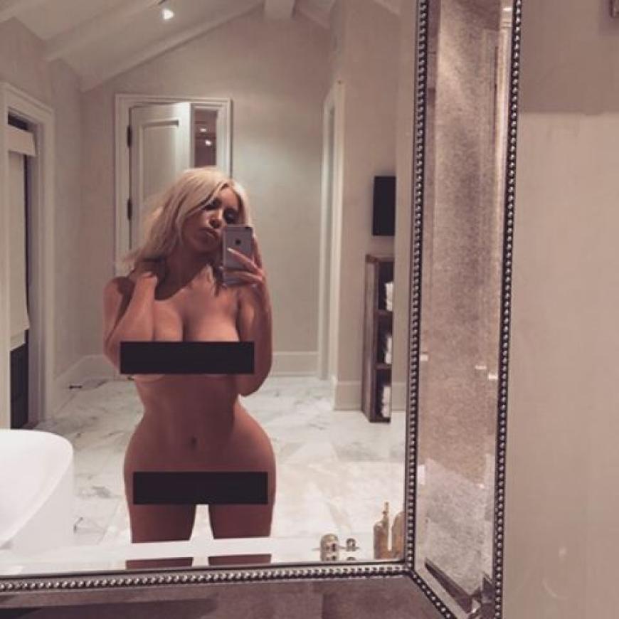 In den sozialen Netzwerken zeigt sich Kim Kardashian regelmäßig freizügig.