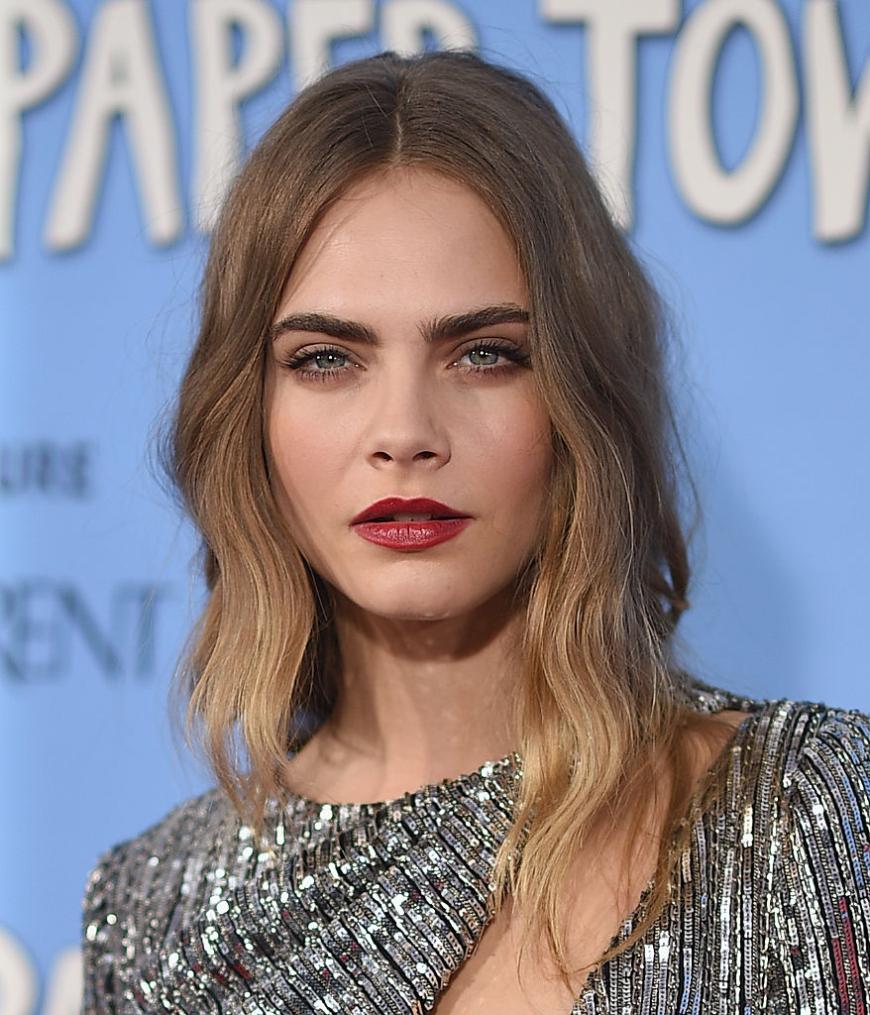 Cara Delevigne, 23, ist besonders bekannt für ihre buschigen Brauen und setzte damit den Startschuss für den Trend.
