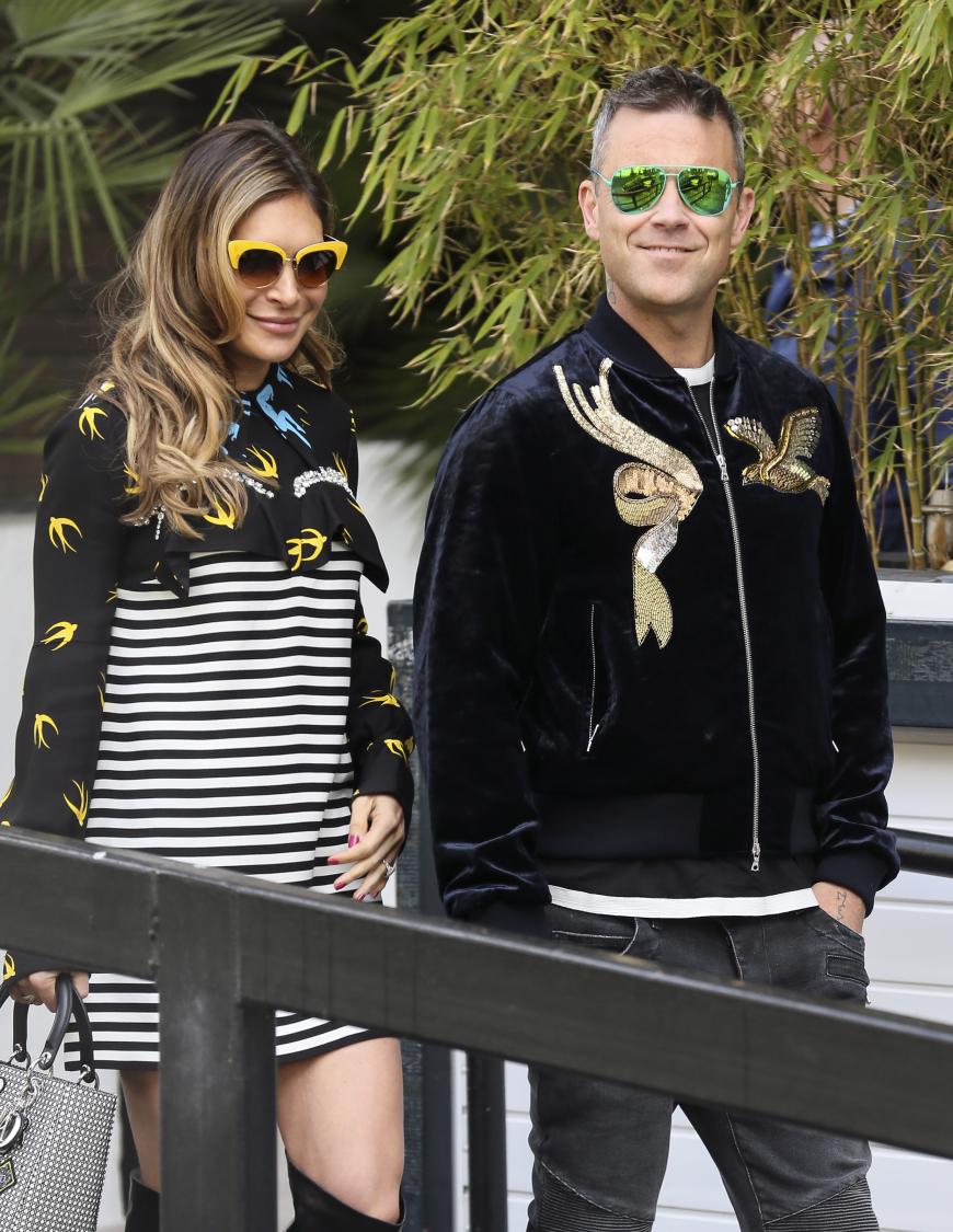 Lange nicht gesehen! Ayda Field und Robbie Williams verlassen gut gelaunt ein TV-Studio in London.