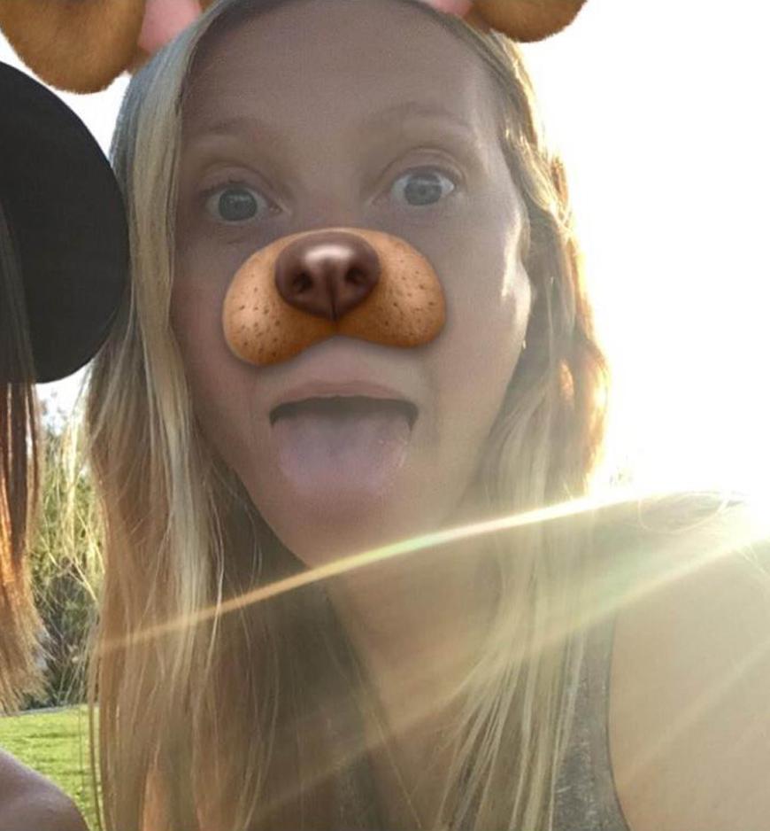 Selbst die sonst eher Social-Media-abstinente Gwyneth Paltrow kann sich den coolen Snapchat-Filtern nicht entziehen.
