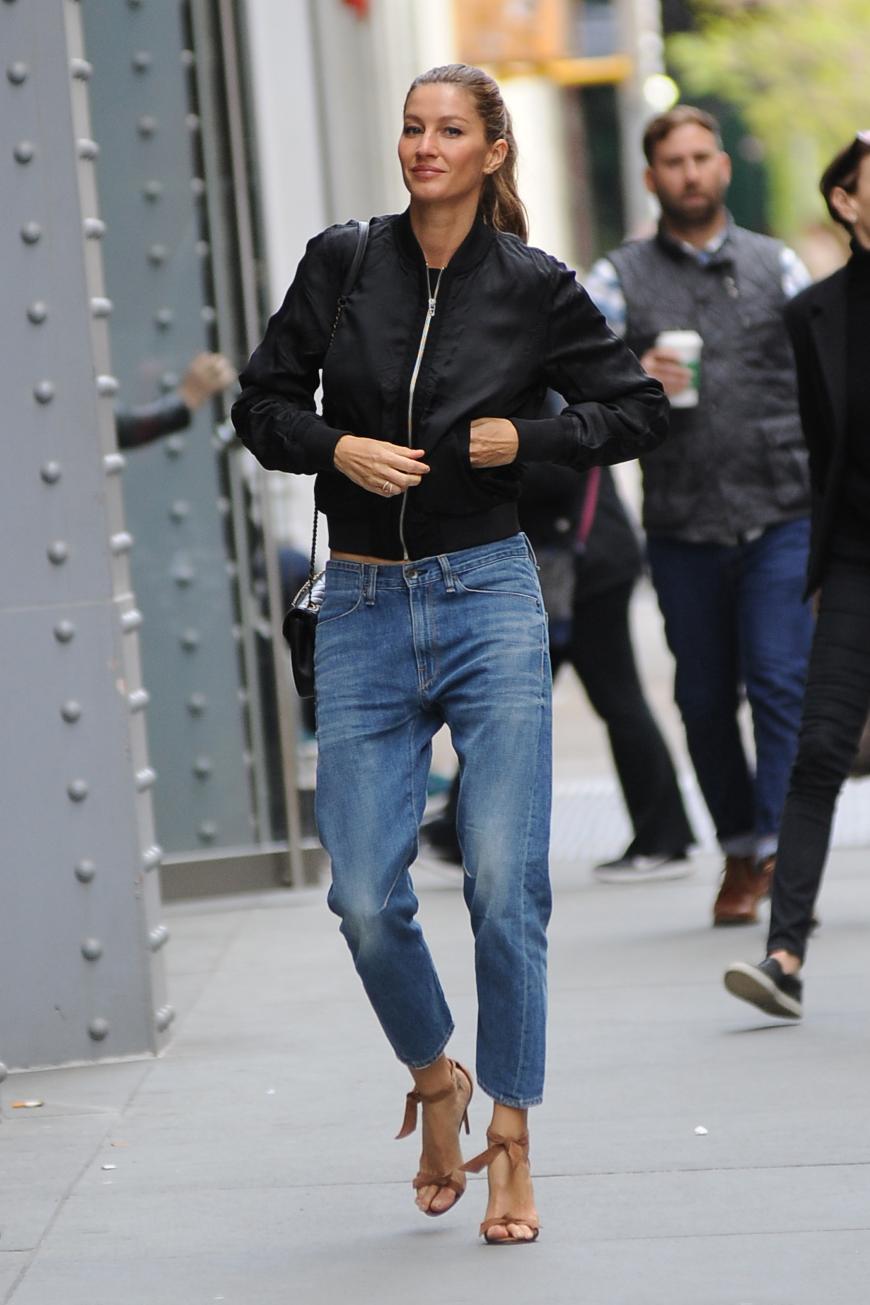 Auch wenn Gisele Bündchen ihre Model-Karriere an den Nagel gehängt hat, macht sie kurzerhand die Straße in SoHo, New York, zum Catwalk.