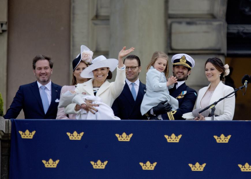 Ein wichtiger Teil der schwedischen Königsfamilie: Christopher O'Neill, Prinzessin Madeleine, Kronprinzessin Victoria und ihr Daniel mit dem kleinen Oscar und seiner Schwester Estelle, Prinz Carl Philip und seine Sofia (v.links).