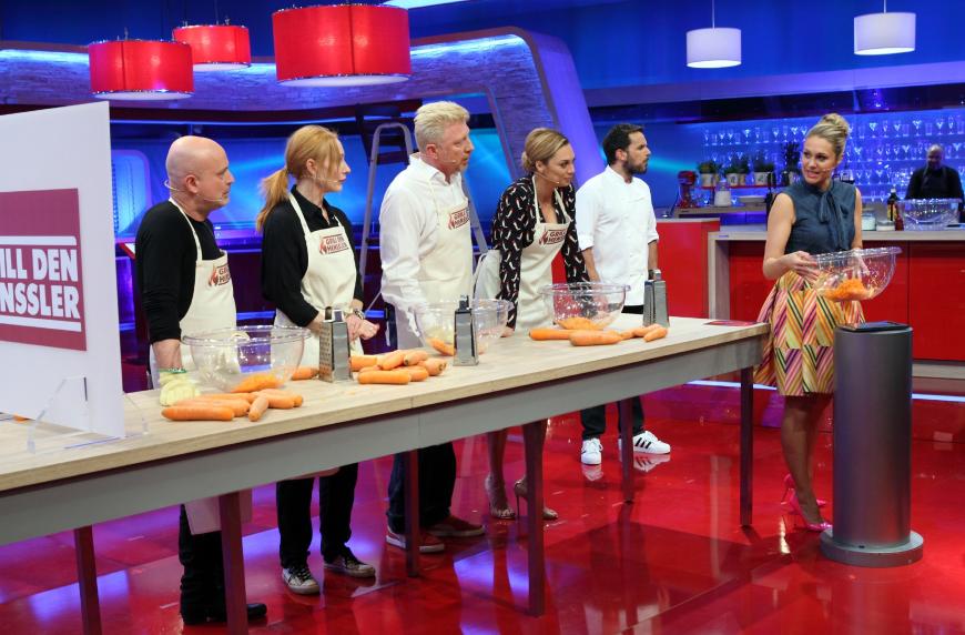 Die beiden Promi-Paare Boris Becker und Lilly Becker und Andrea Sawatzki und Christian Berkel wollen gegen den TV-Koch gewinnen.