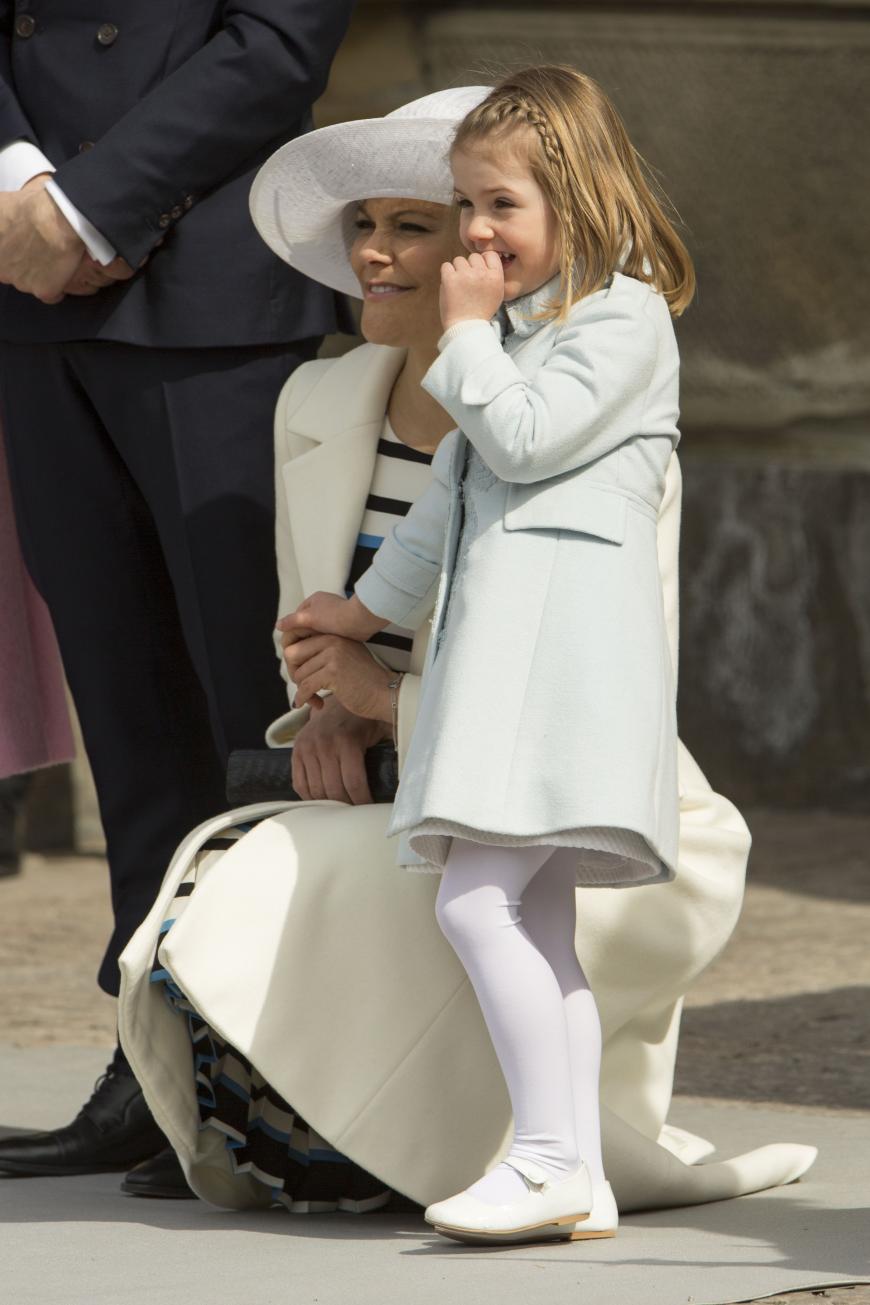 Der Empfang zum Geburtstag ihres Opas, Carl XVI. Gustaf von Schweden, war für Estelle alles andere als spannend...