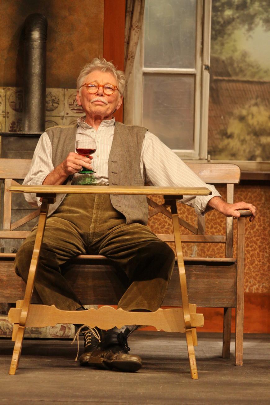 Uwe Friedrichsen im Jahr 2012 auf der Bühne des Hamburger Ohnsorg Theaters.