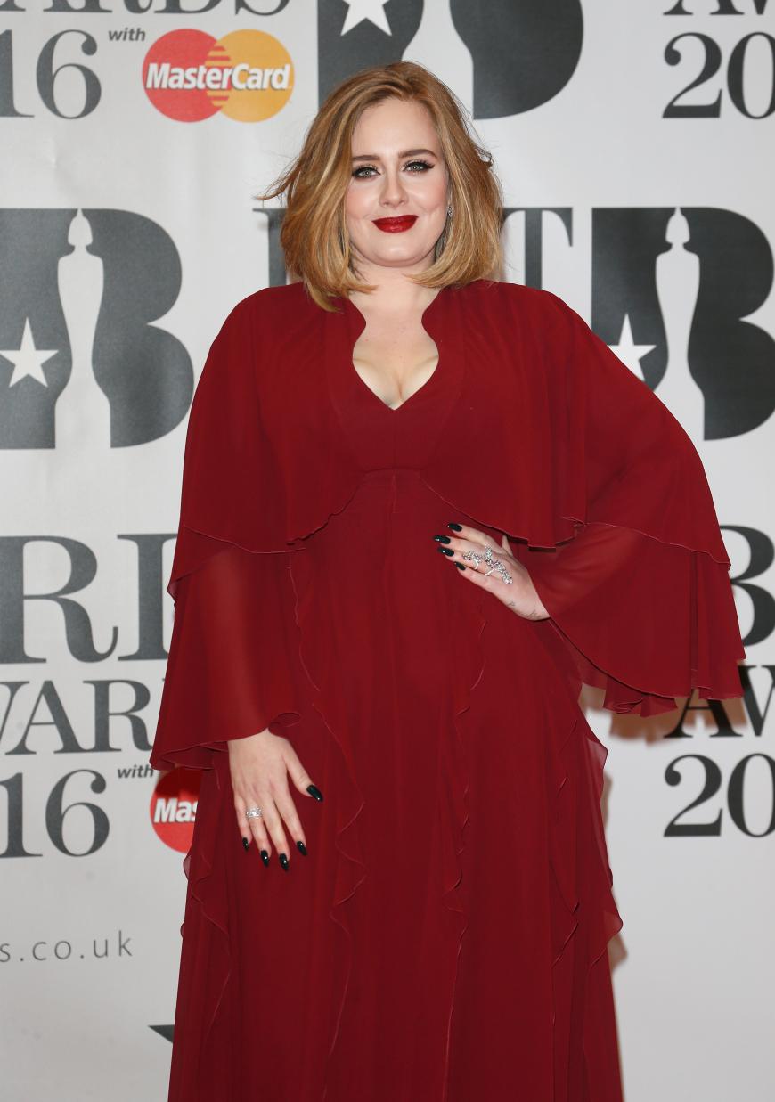 Adele spricht im OK!-Interview über Hochzeits-Gerüchte mit Simon Konecki.