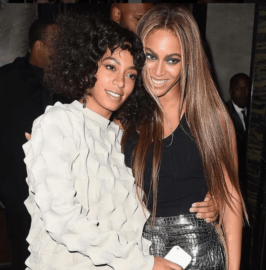 Eitel Sonnenschein zwischen Beyoncé und Solange Knowles
