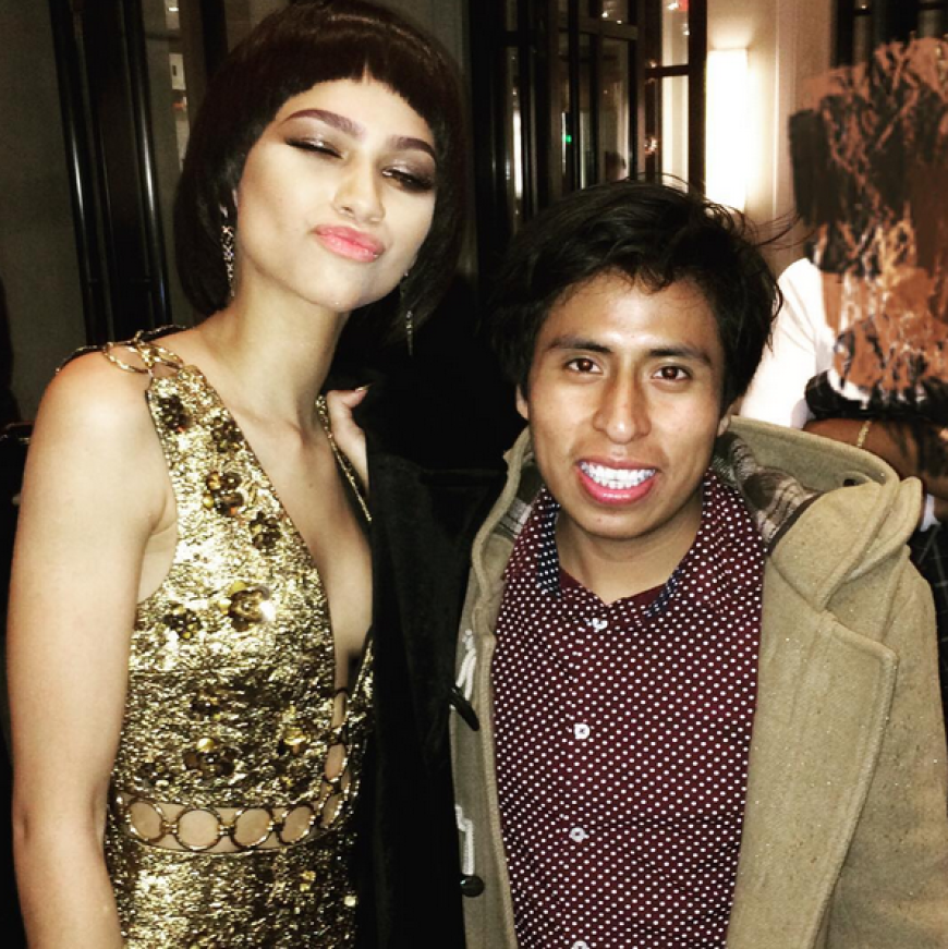 Auch ein Superstar wie Zendaya kriegt das mit dem Selfie-schießen nicht immer hin.