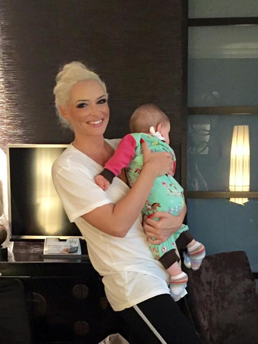 Daniela Katzenberger im Mutterglück: Baby Sophia kann schon ...