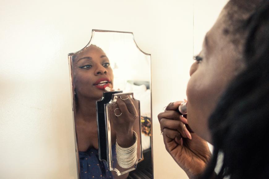 Auch Make-up und Accessoires müssen zum Style passen