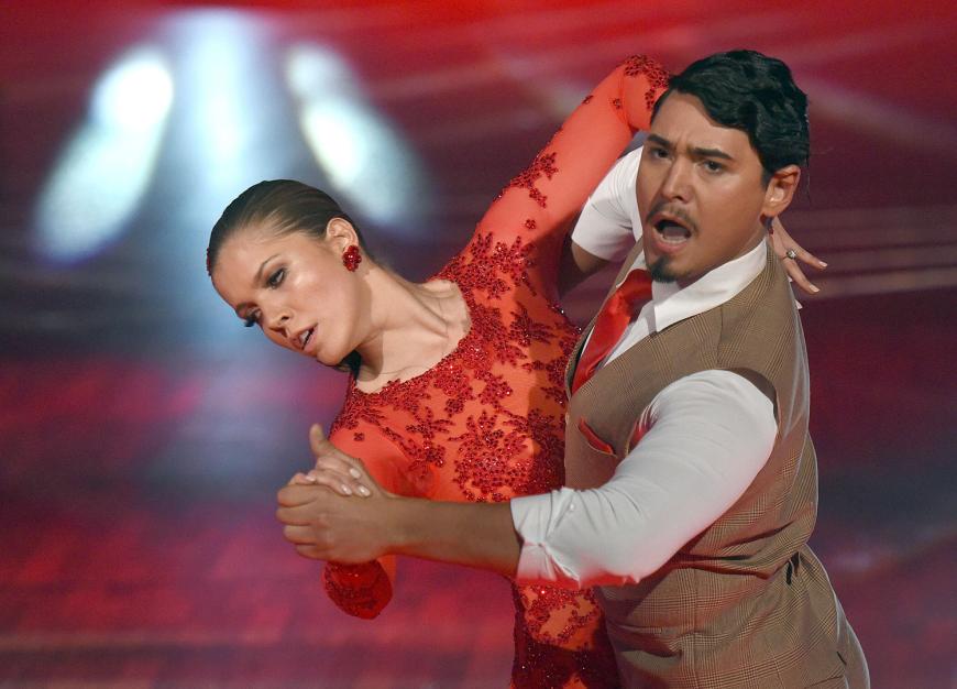 Mit Tanzpartner Erich Klann ergatterte sie in der siebten Show trotz gebrochener Ripp sensationelle 30 Punkte für ihren Tango.