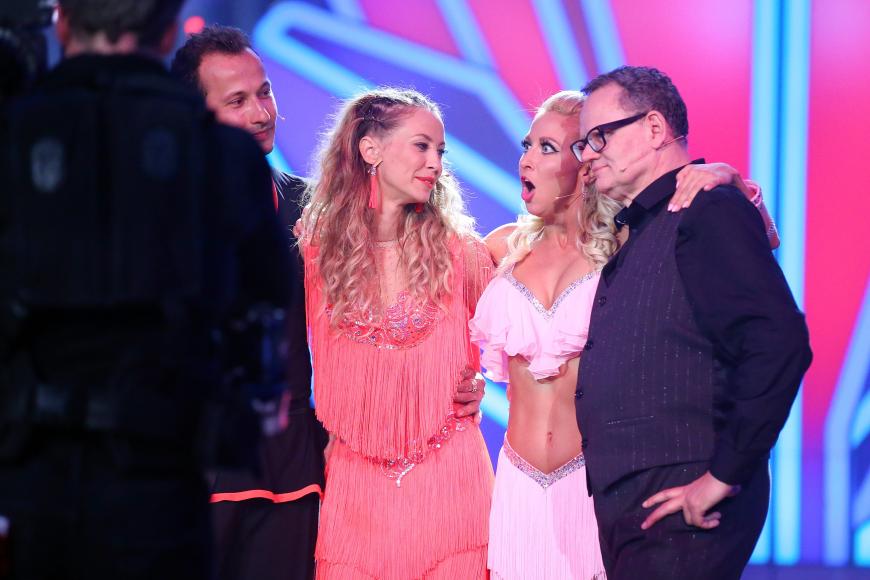Weder die Jury, noch die Zuschauer zeigten sich von der Performance von Alessandra Meyer-Wölden und Sergiu begeistert. Am Ende mussten sie zittern.