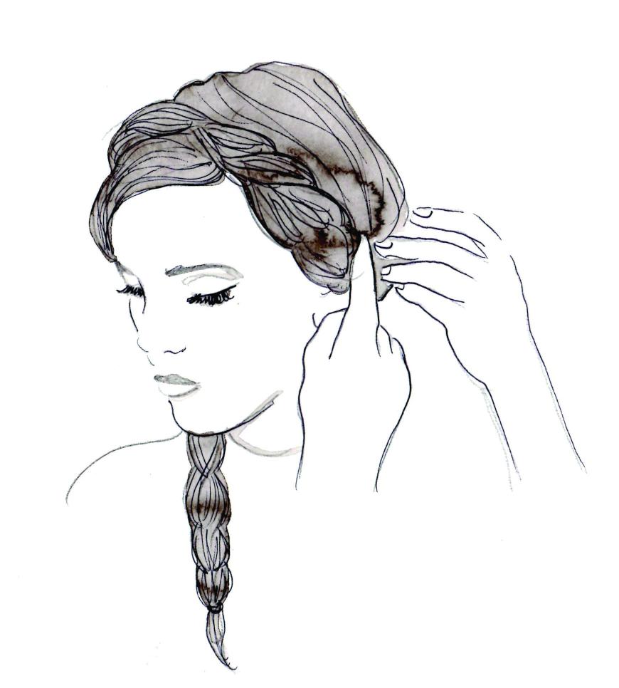 Schritt 3: Den Zopf wie ein Haarband über den Kopf legen und fixieren