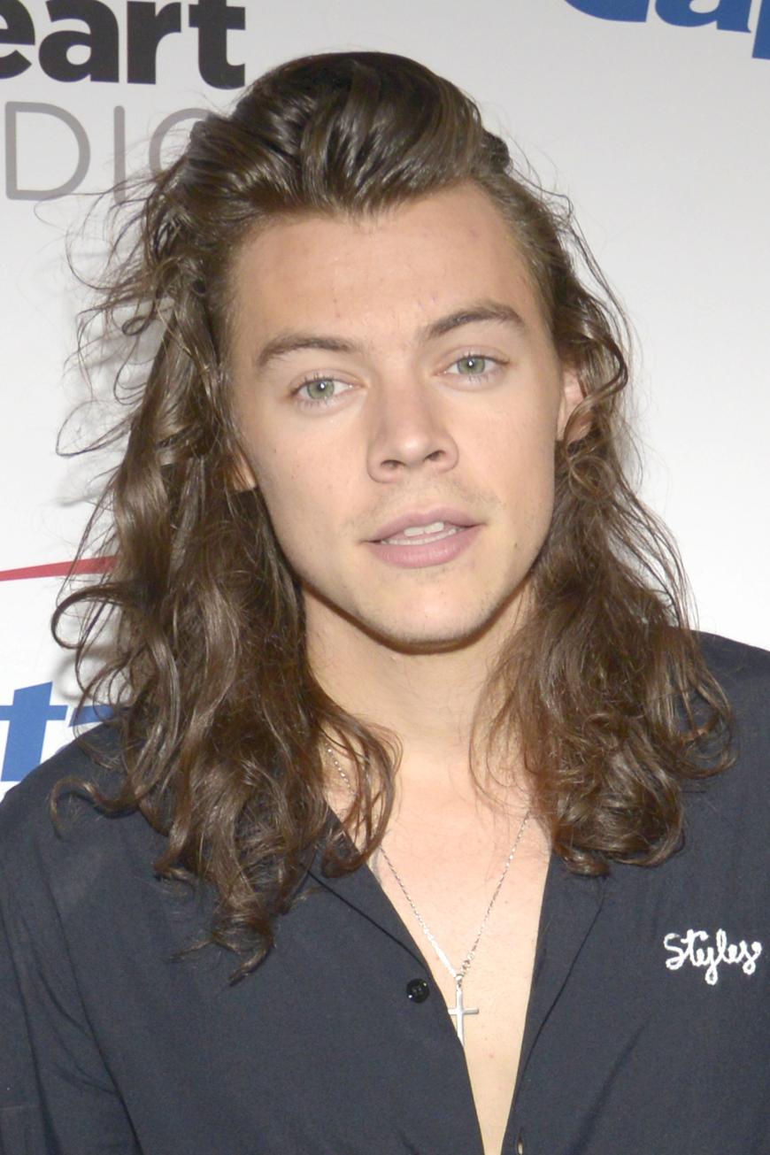 Harry Styles lange Mähne gehört der Vergangenheit an.