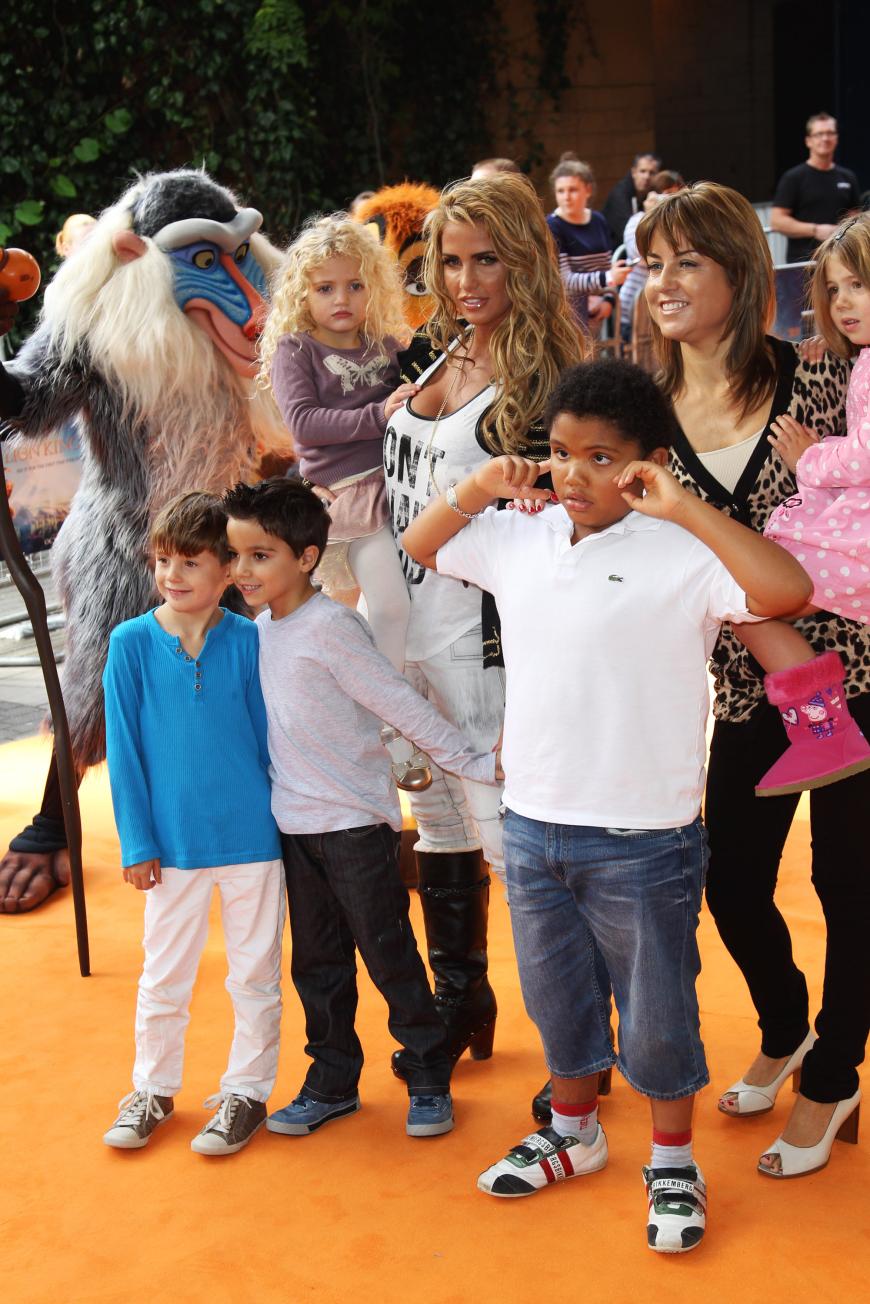 Die TV-Blondine ist bereits Mutter von fünf Kindern.