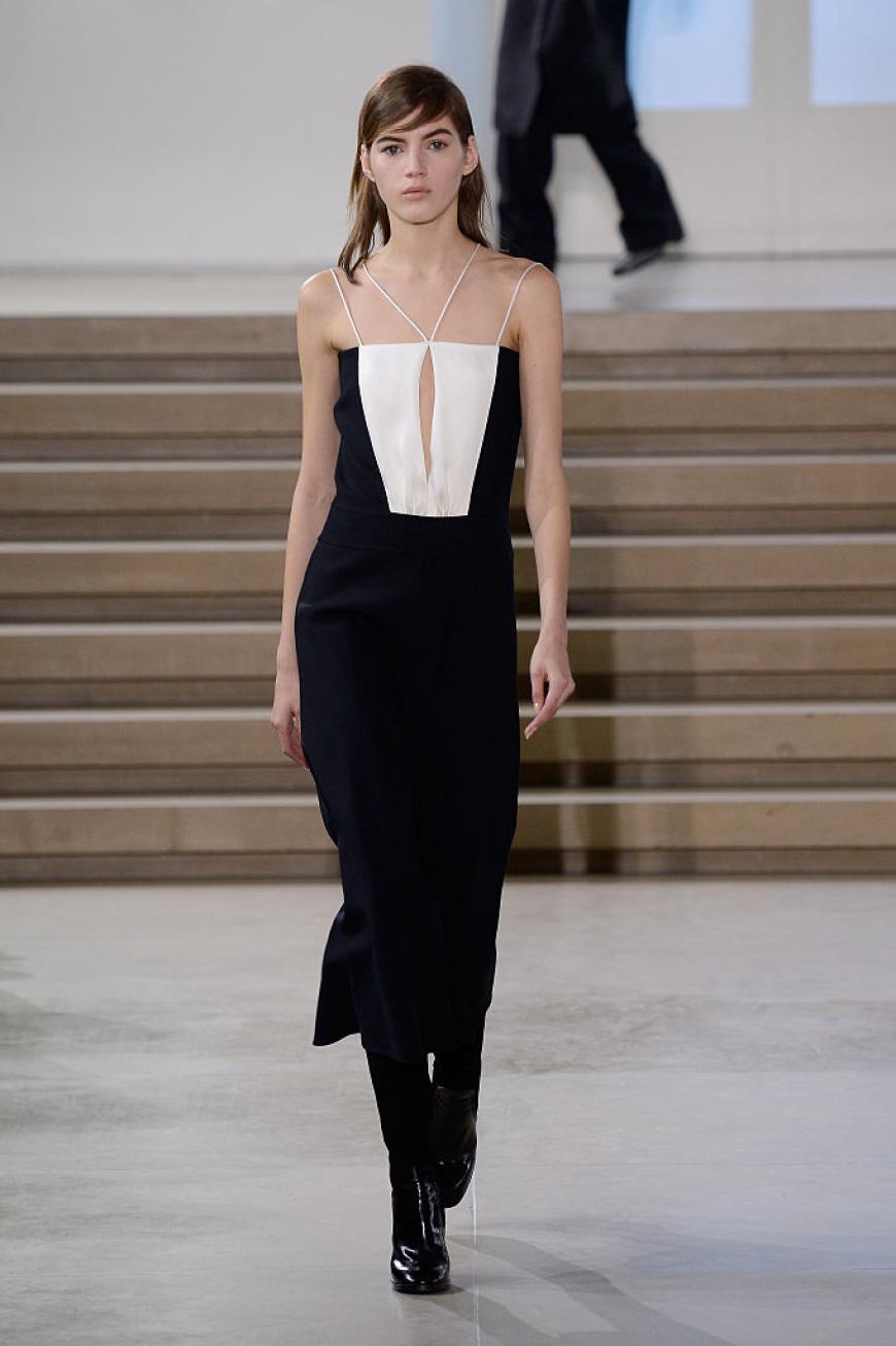 Edler Hit: Beim Label Jil Sander setzt man im Sommer 2016 auf Zurückhaltung mit dem angesagten Beauty-Trend.