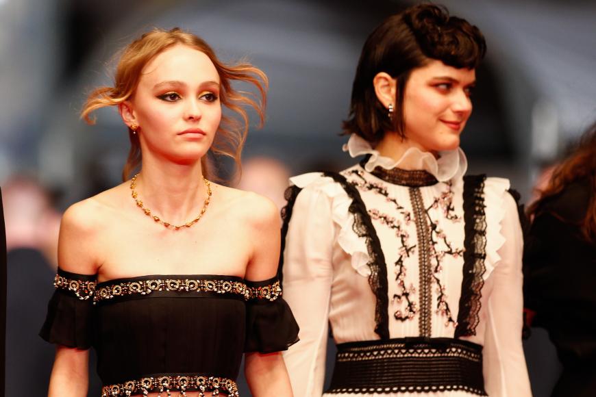 SoKo zeigte sich in Cannes mit Lily-Rose Depp.