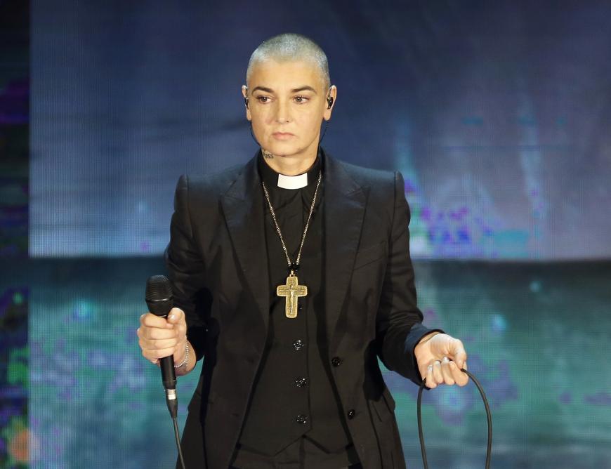 Sinéad O' Connor sorgt mit einer öffentlichen Hass-Tirade gegen ihren Ex-Mann John Reynolds und Sohn Jake für Aufsehen.