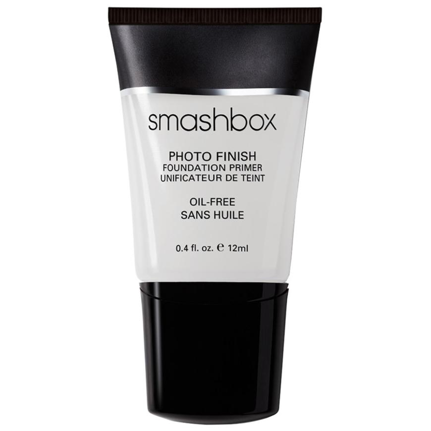 Vorarbeit! „Photo Finish Foundation Primer“ von Smashbox, mit Vitamin A und E, ca. 14 Euro, nur bei Douglas