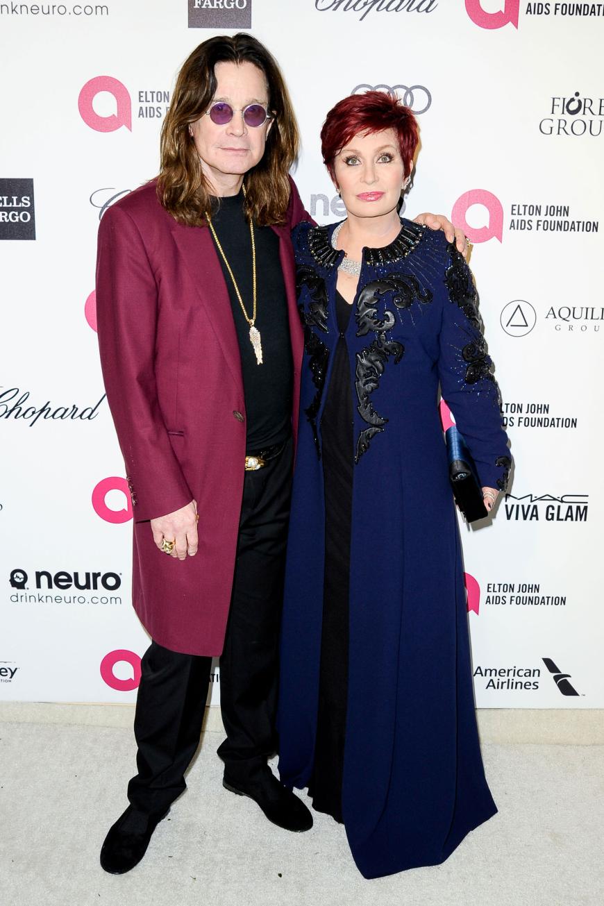 In den vergangenen sechs Monaten soll Ozzy Osbourne seine Ehefrau Sharon mit seiner Stylistin betrogen haben.