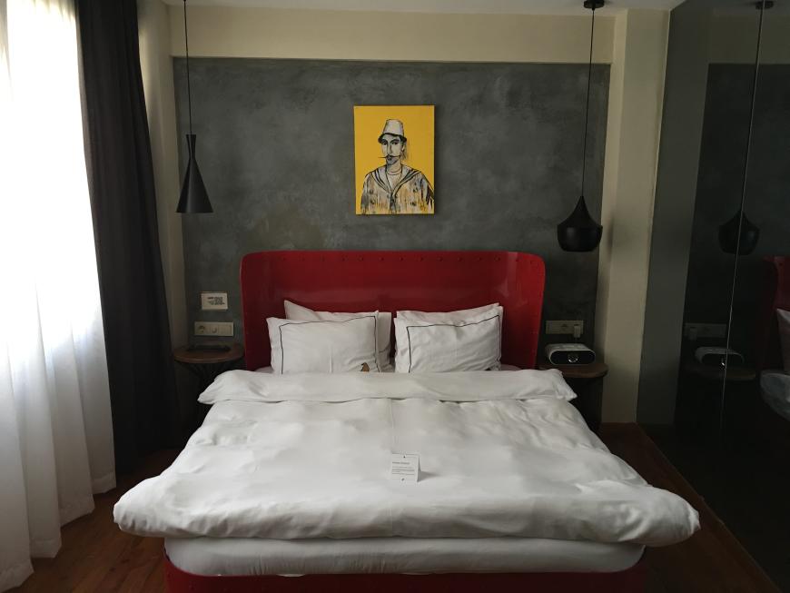 Das Zimmer im Sub bekommt ihr schon ab 80 Euro und wer auf deren Internetseite bucht und einen Aufenthalt von mehr als drei Tagen hat bekommt den Flughafen-Transfer gratis dazu. Ich habe leider nur zwei Nächte dort verbracht und konnte diesen Komfort daher nicht nutzen :(