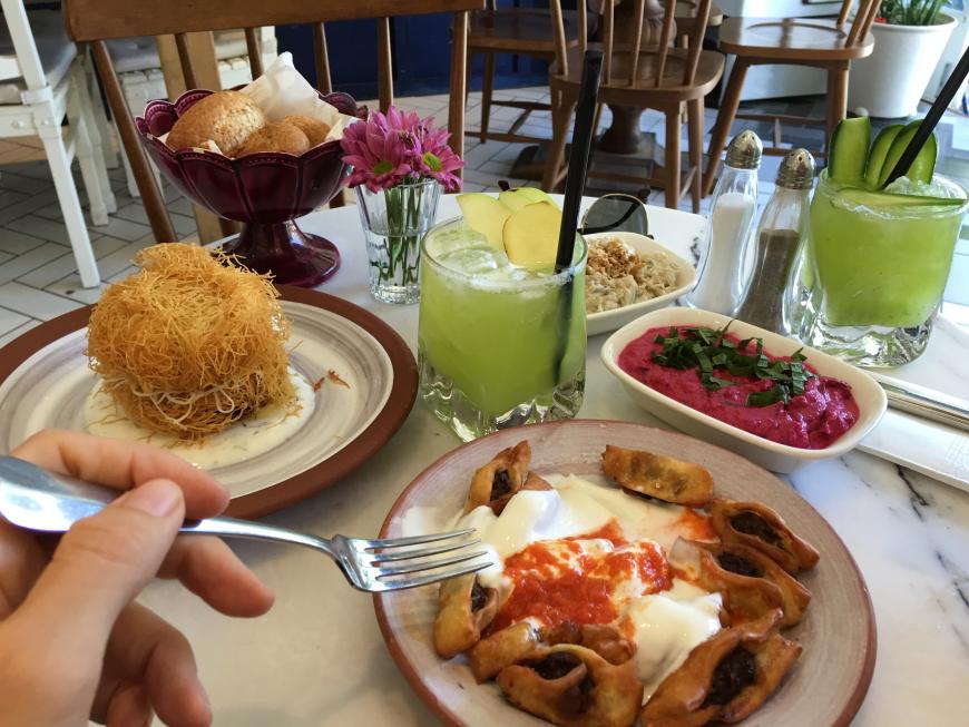 Im Naif im Stadtteil Karakoy hatte ich meinen ersten Lunch und war mehr als begeistert! Vor allem die Vodka-Apfel-Cocktails waren der Hammer! www.naifistanbul.com